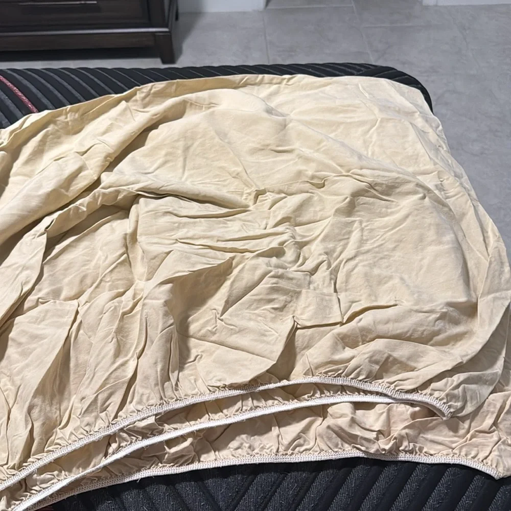 Elegant Cream Bedding Set